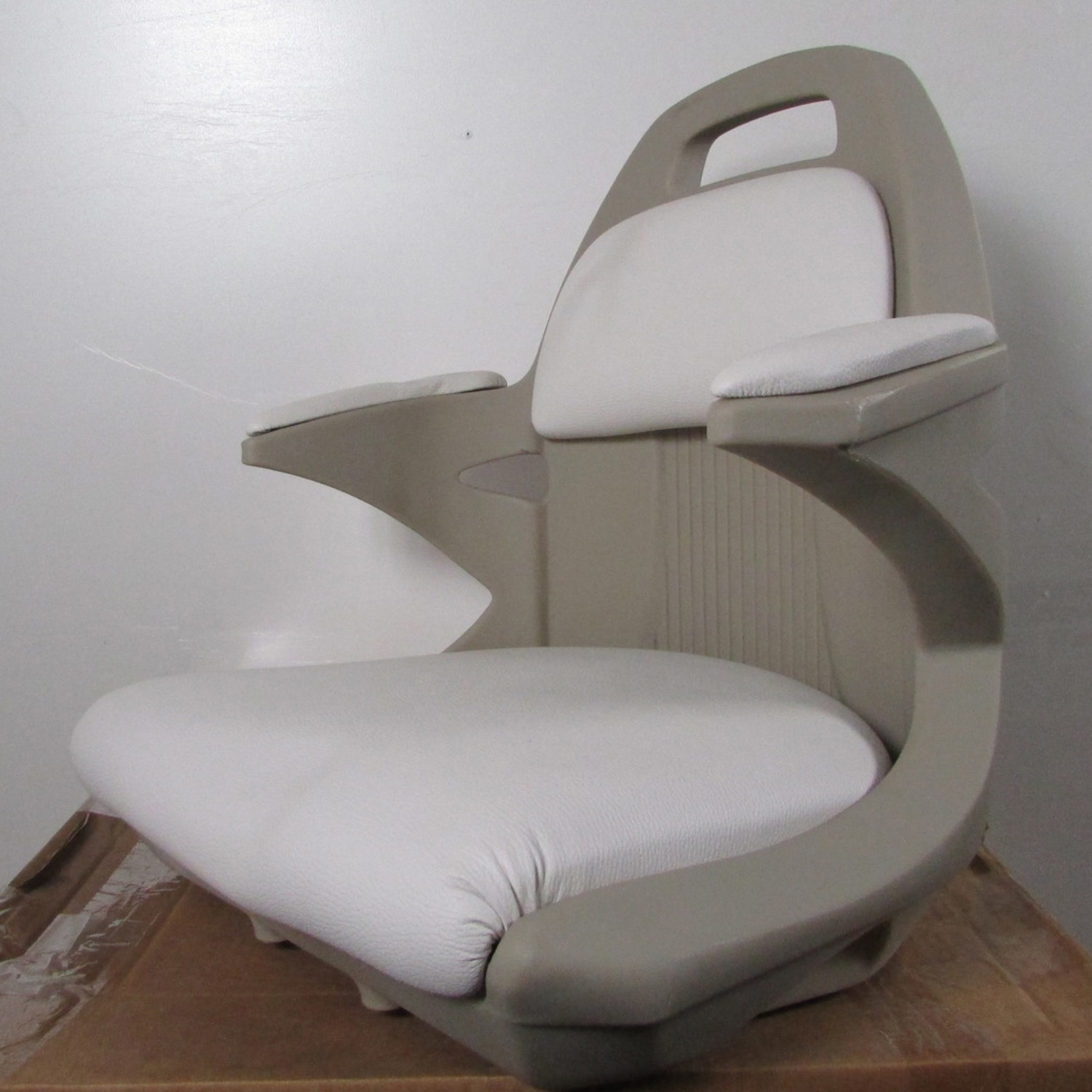 High Back Roto-Cast Bucket Fishing Chair/Seat SeaSwirl Trophy Striper